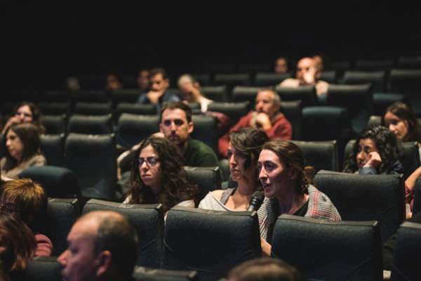 Público en una de las salas del Docs del Mes