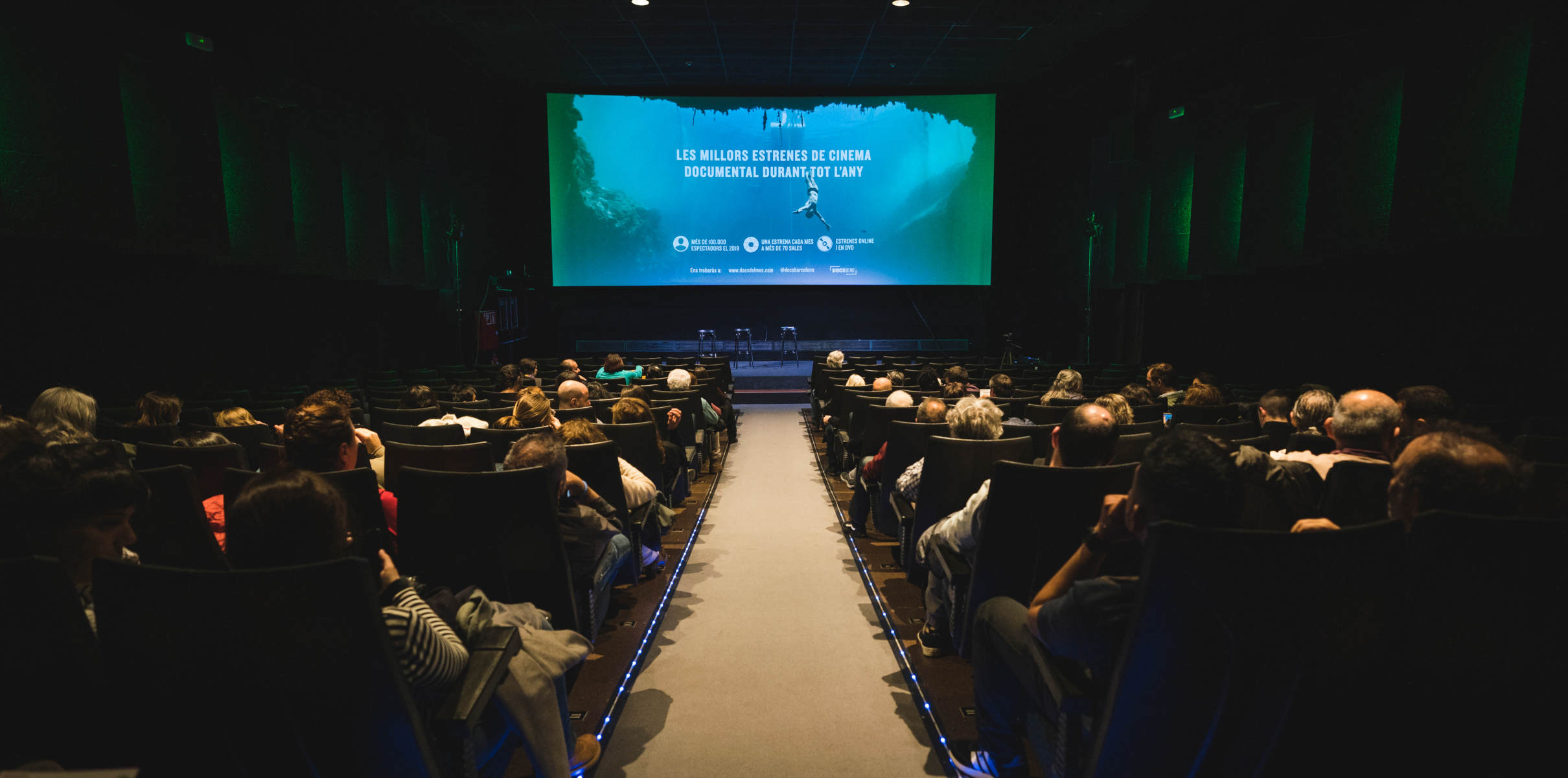 Sala del Docs del Mes llena de público